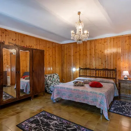 Vakantiehuis Cozy In With House A Mountain View