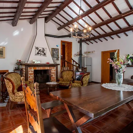 Cozy In With House A Mountain View Catignano
